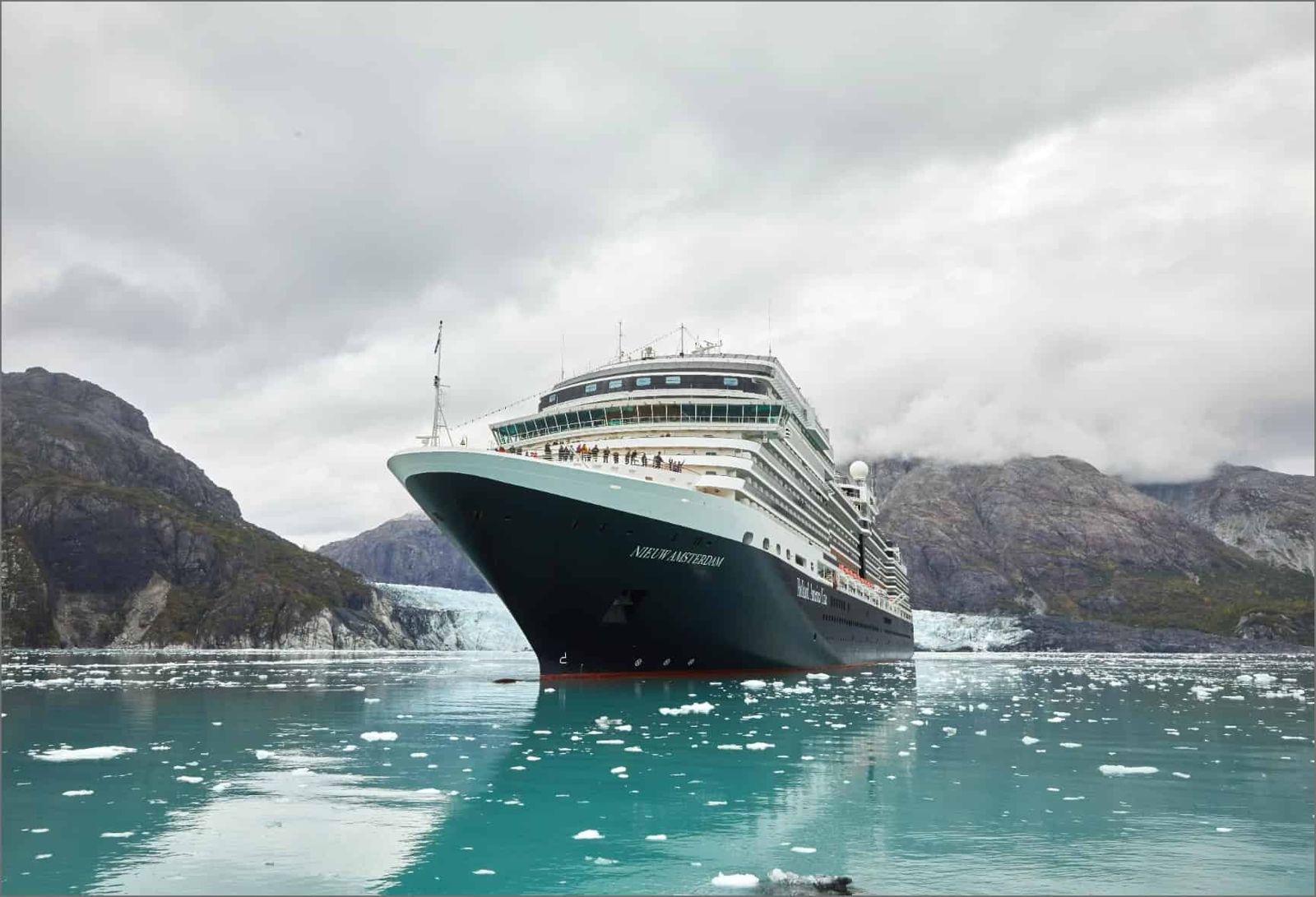 A Holland America Signature-class ship, sister to Nieuw Amsterdam
