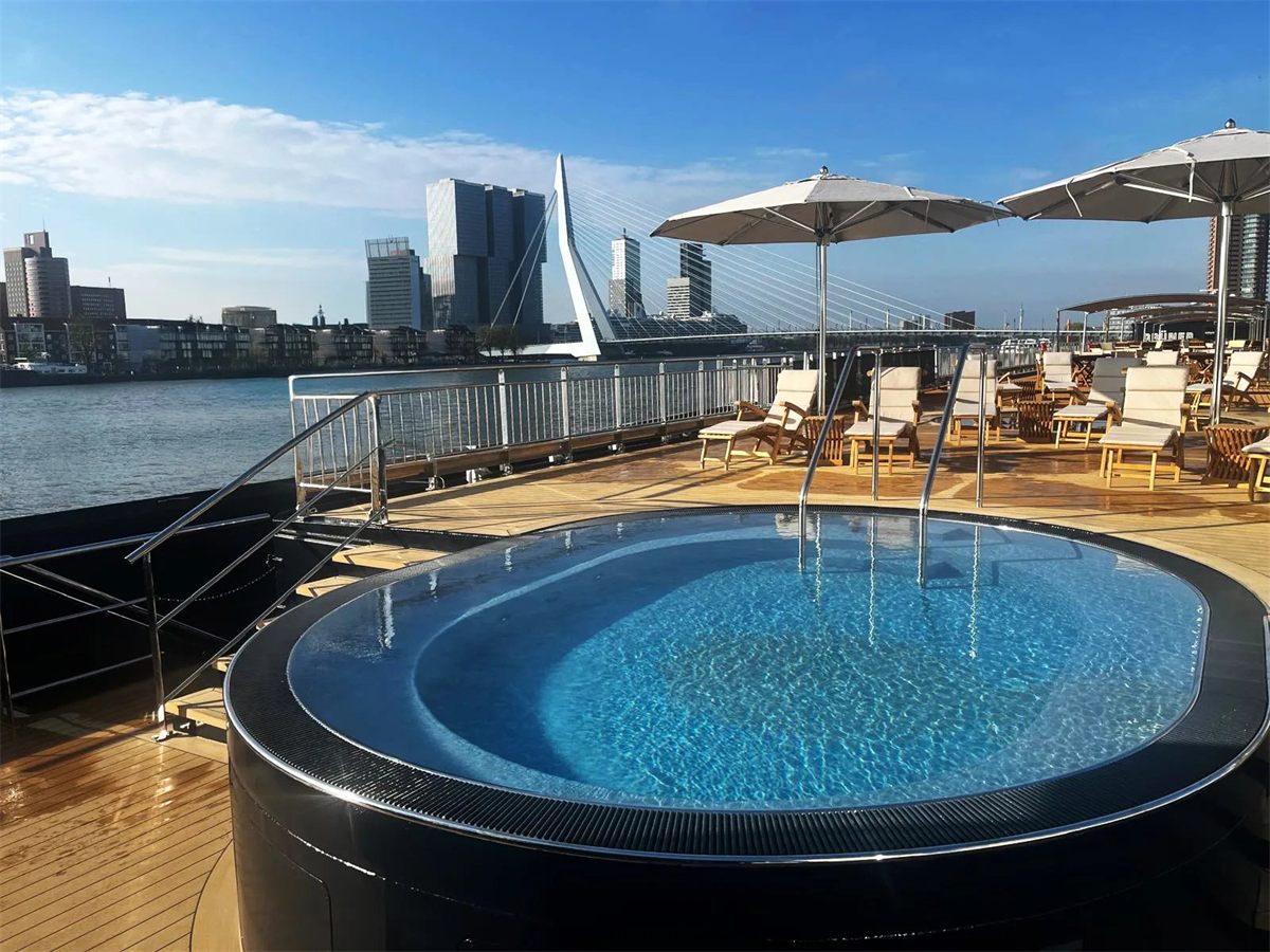 Sun Deck on APT