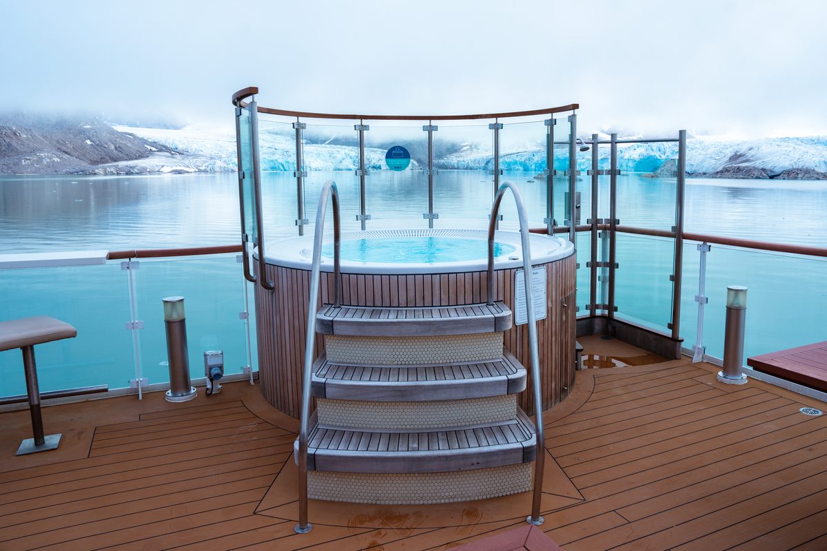Jacuzzis, Gym & Sauna on Aurora Expeditions