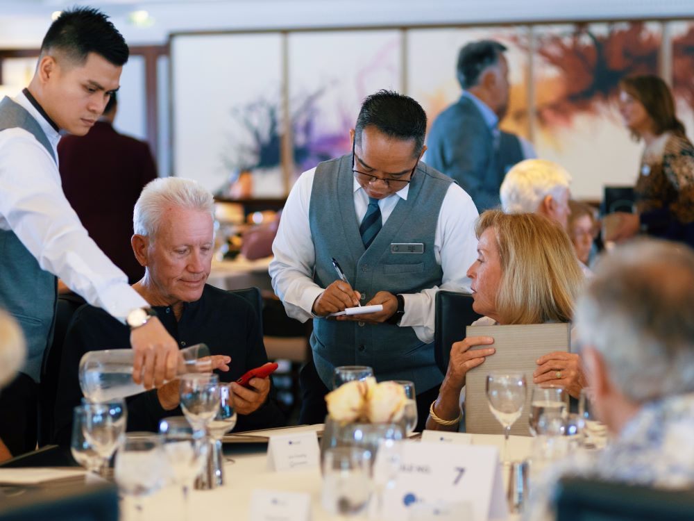 Discoveries Restaurant on Azamara