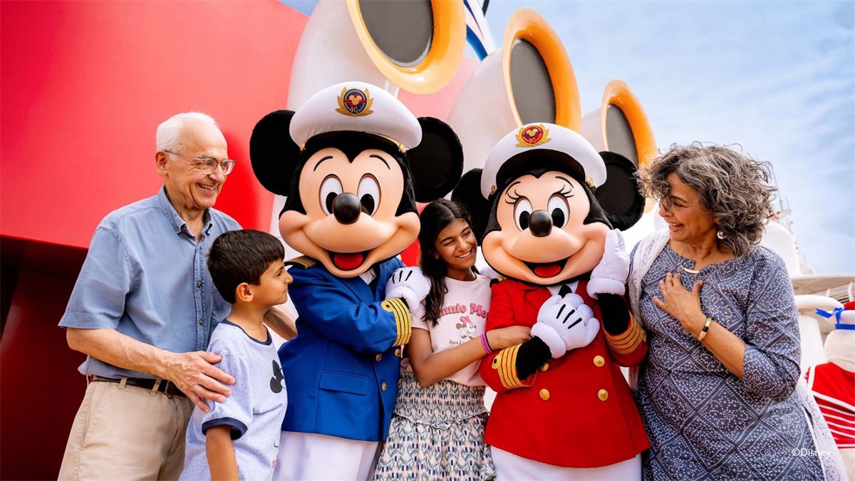 A family meets Captain Mickey and Minnie on Disney Adventure