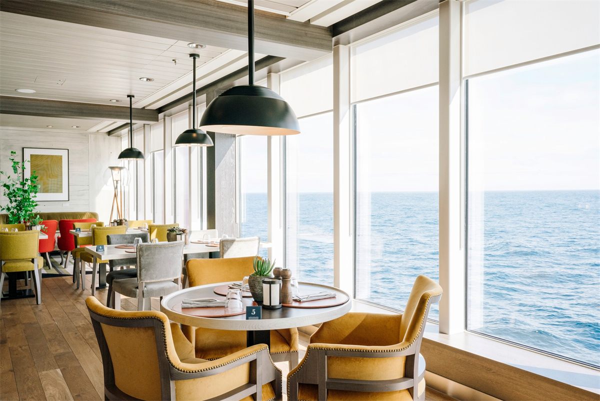 Restaurant Fredheim on HX Expeditions