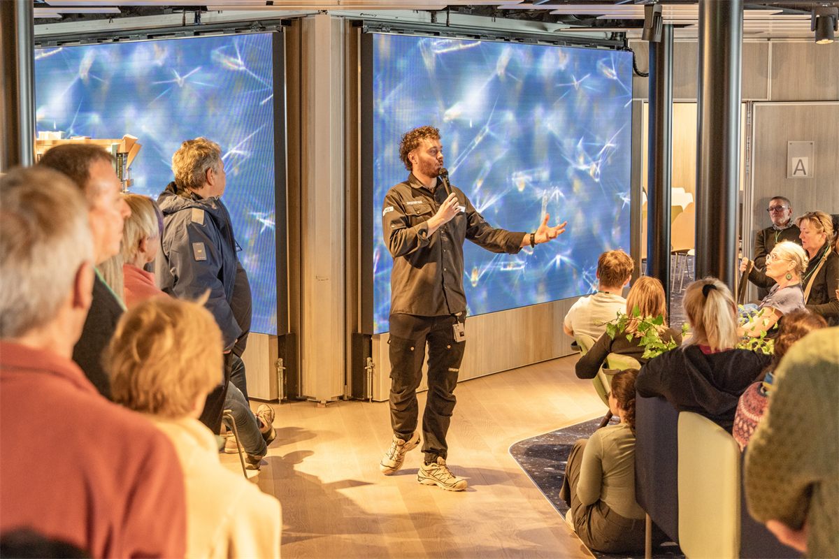 Expedition Team lectures on HX Expeditions