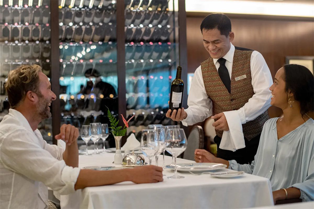 L’Etoile on Paul Gauguin Cruises