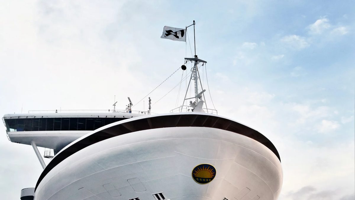 The bow of Sapphire Princess at sea