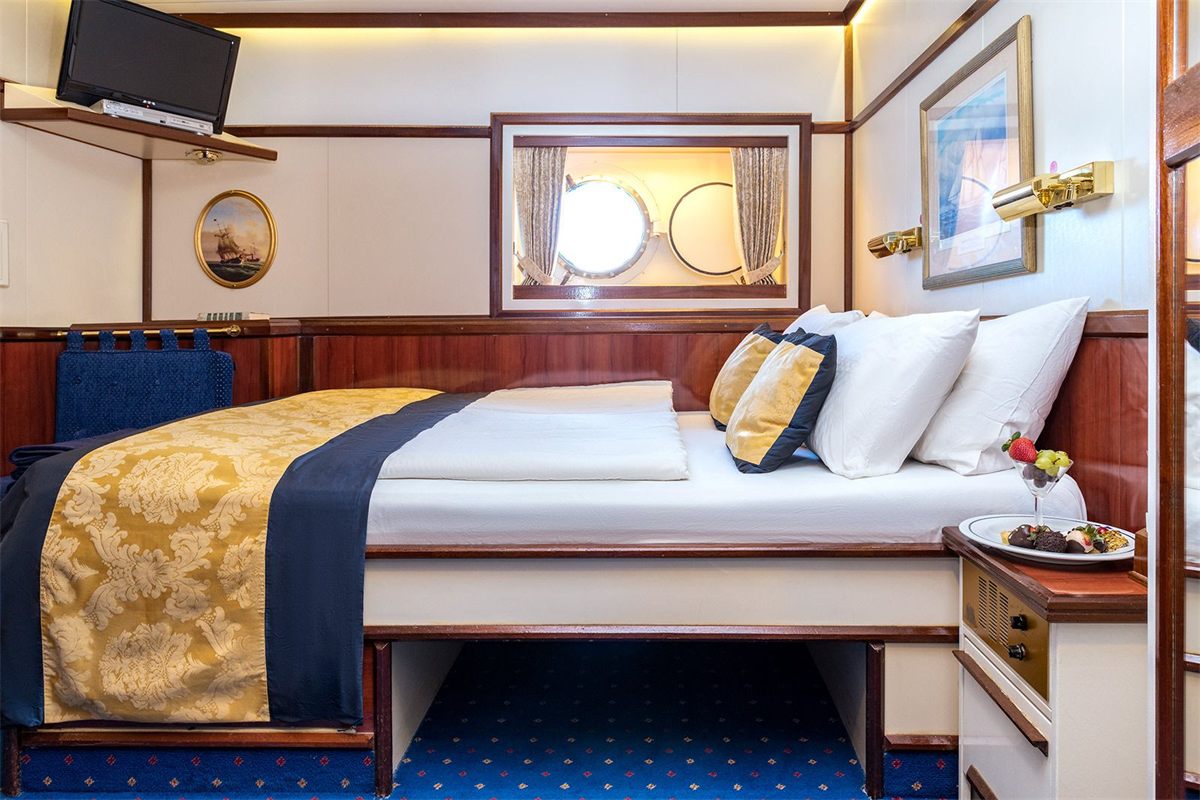 Deluxe Outside on Star Clippers