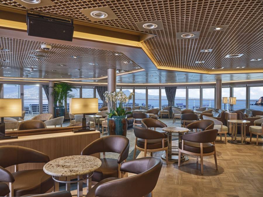 Panorama Lounge on Silver Moon