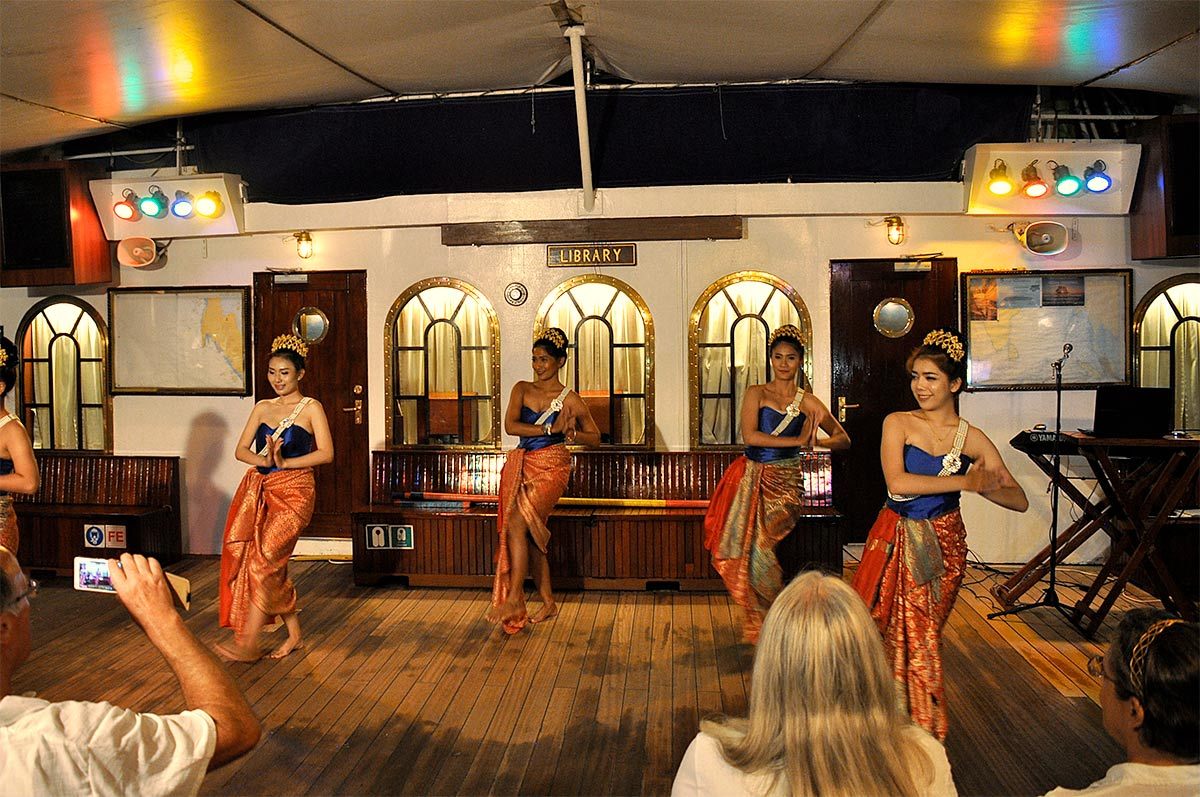 The Library on Star Clippers
